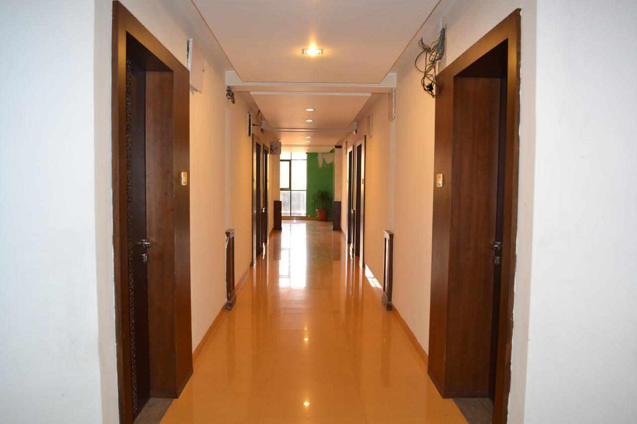 Hotel Ashish International Bhilai Bagian luar foto