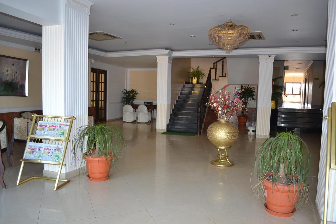 Hotel Ashish International Bhilai Bagian luar foto