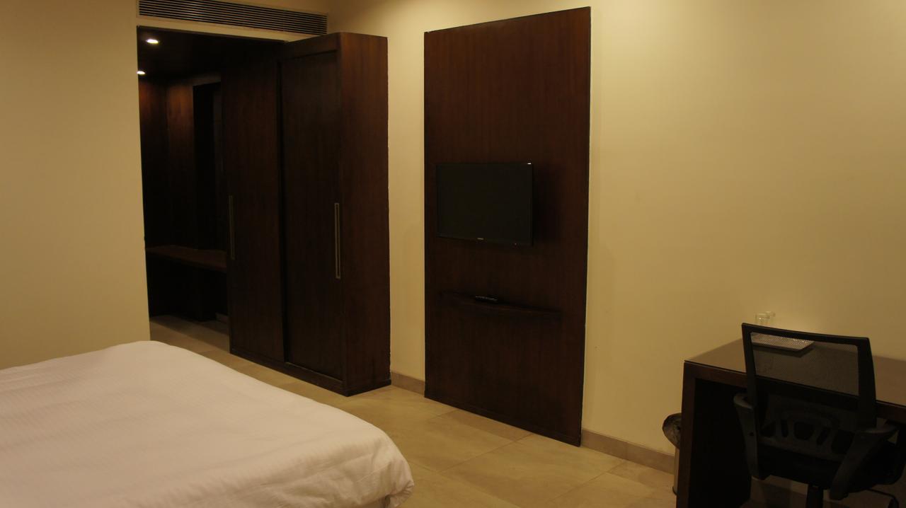 Hotel Ashish International Bhilai Bagian luar foto