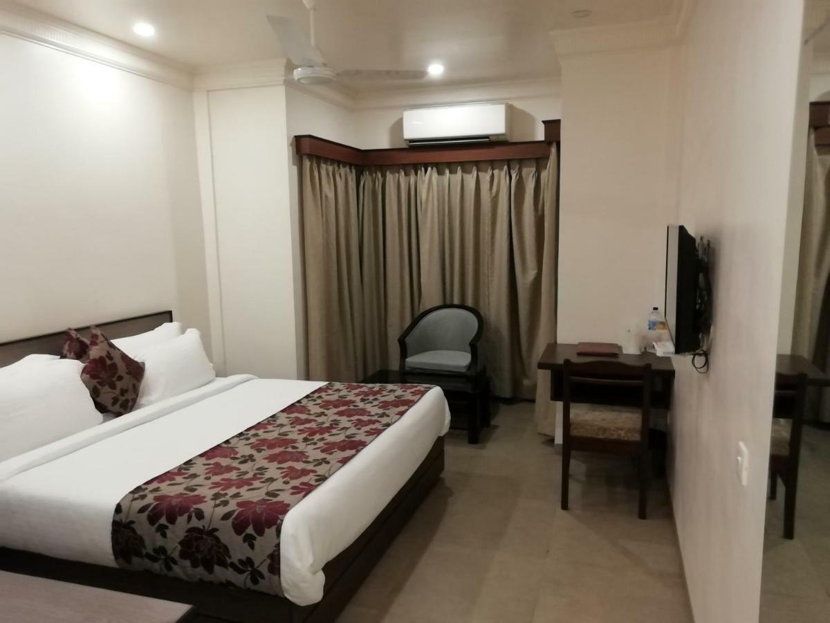 Hotel Ashish International Bhilai Bagian luar foto